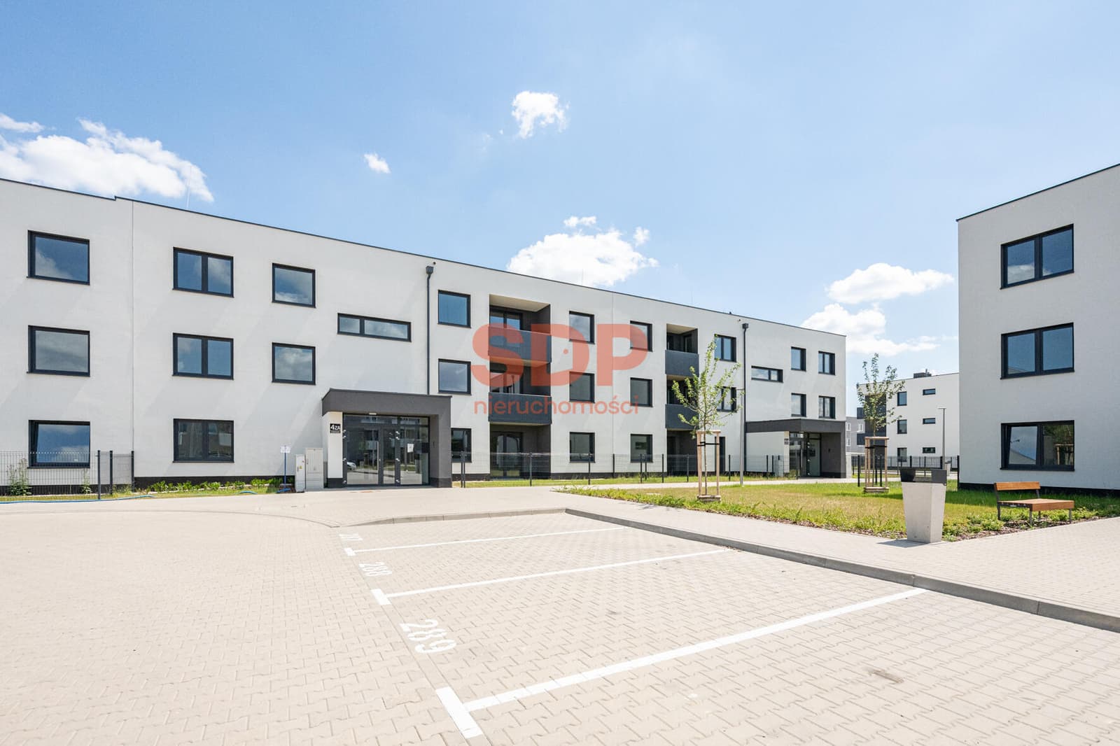 Klasyczny układ dwustronnego 3-pok. mieszkania na rodzinnym osiedlu
