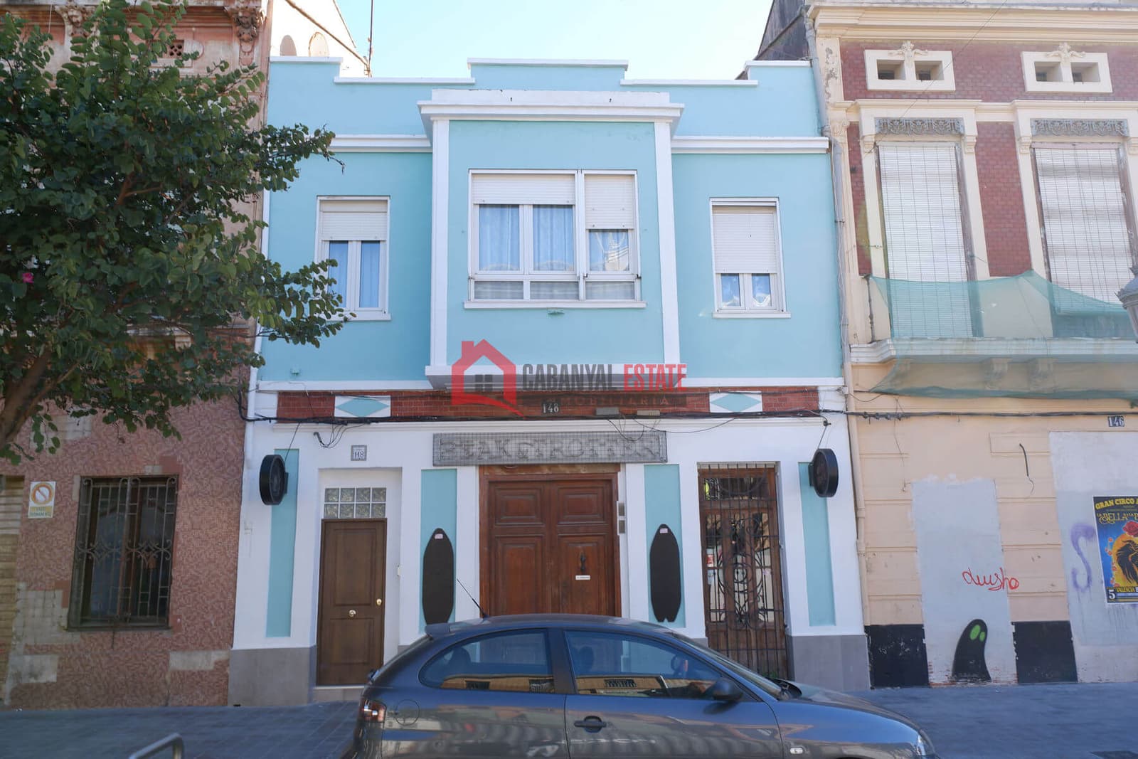 Casa Tradicional con 2 Apartamentos y Restaurante en El Cabanyal