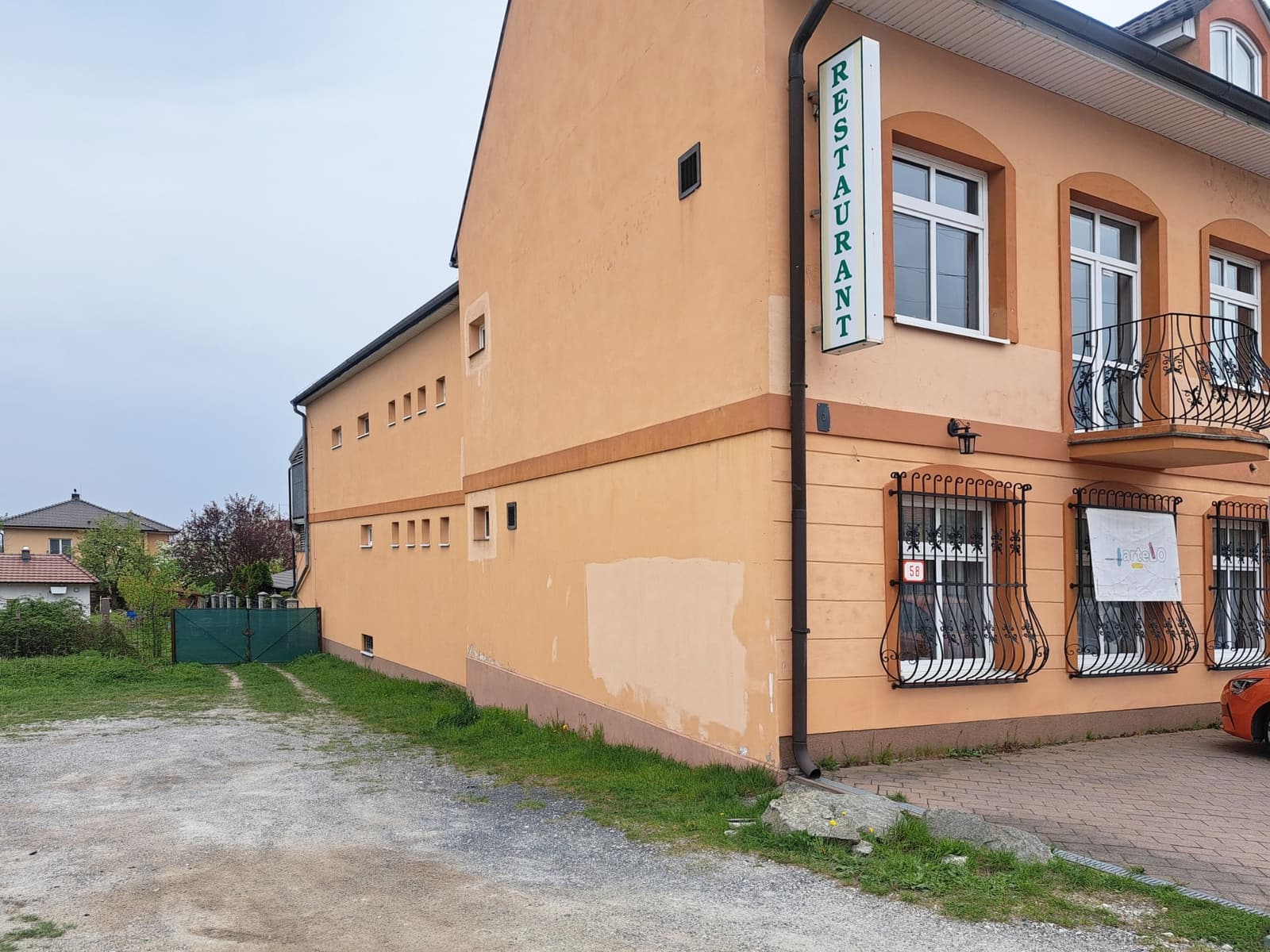Investičný polyfunkčný objekt s potenciálom pre bytový dom - Image 2